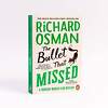 Эксмо Richard Osman "The Bullet That Missed (Richard Osman) Пуля которая промахнулась (Ричард Осман) /Книги на английском языке" 549343 978-0-24-199238-8
