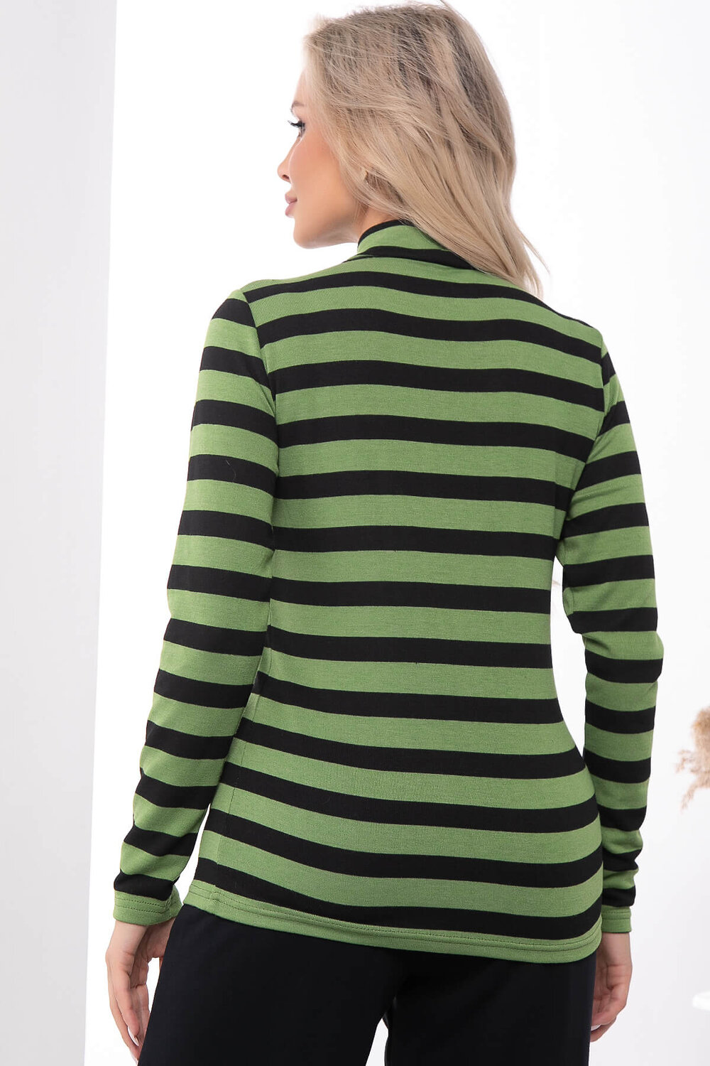 LT Collection Водолазка 313999 Б7400 чёрный, зелёный