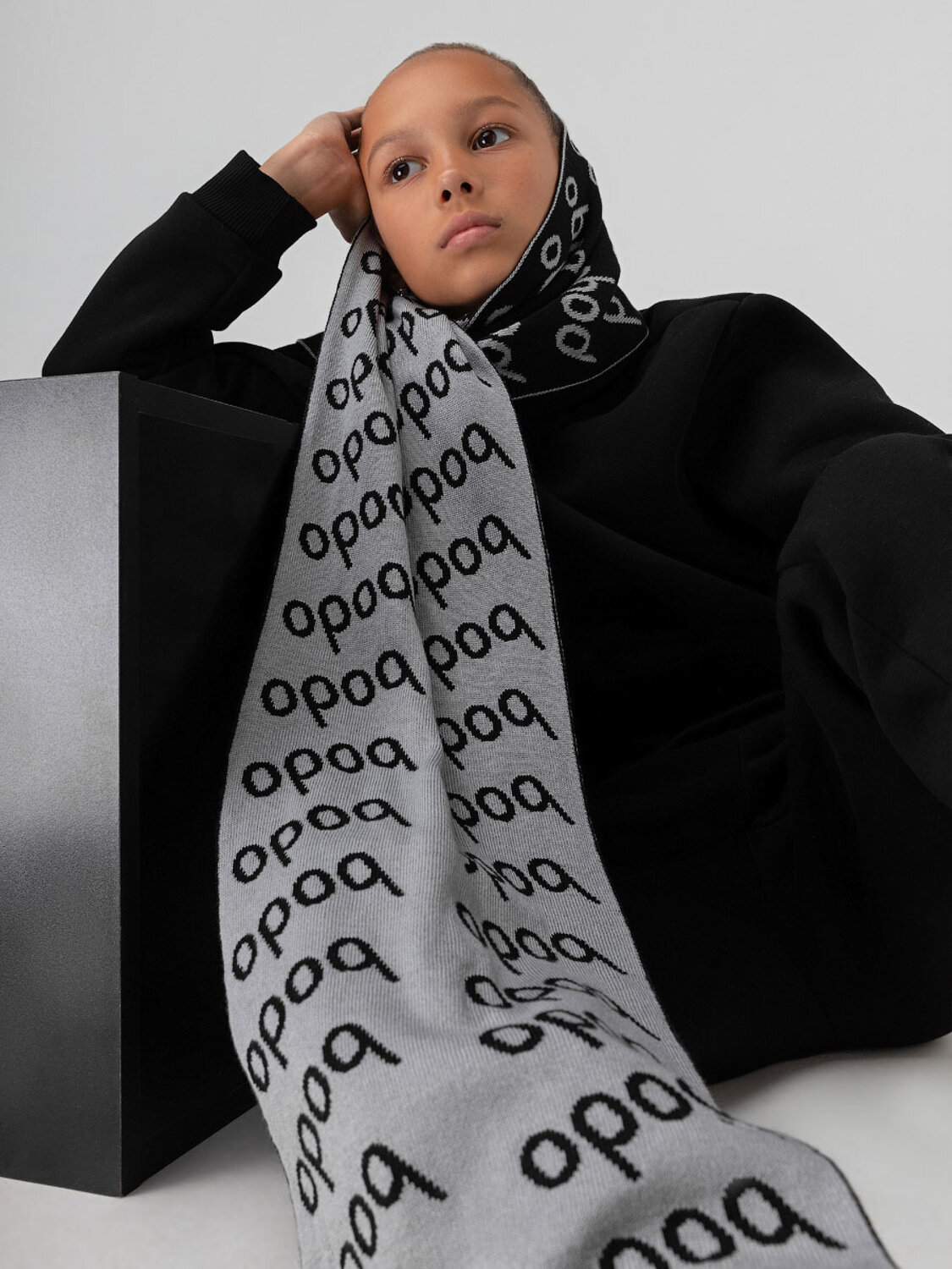 Bodo Шарф 316349 12-129 серый (черный)