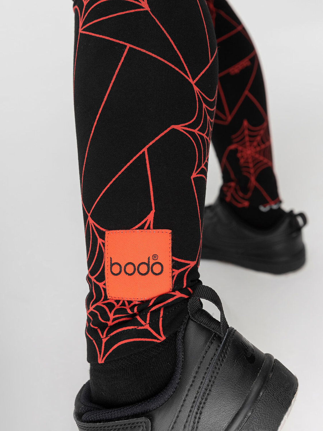 Bodo Костюм 318324 11-468U черный (красный)