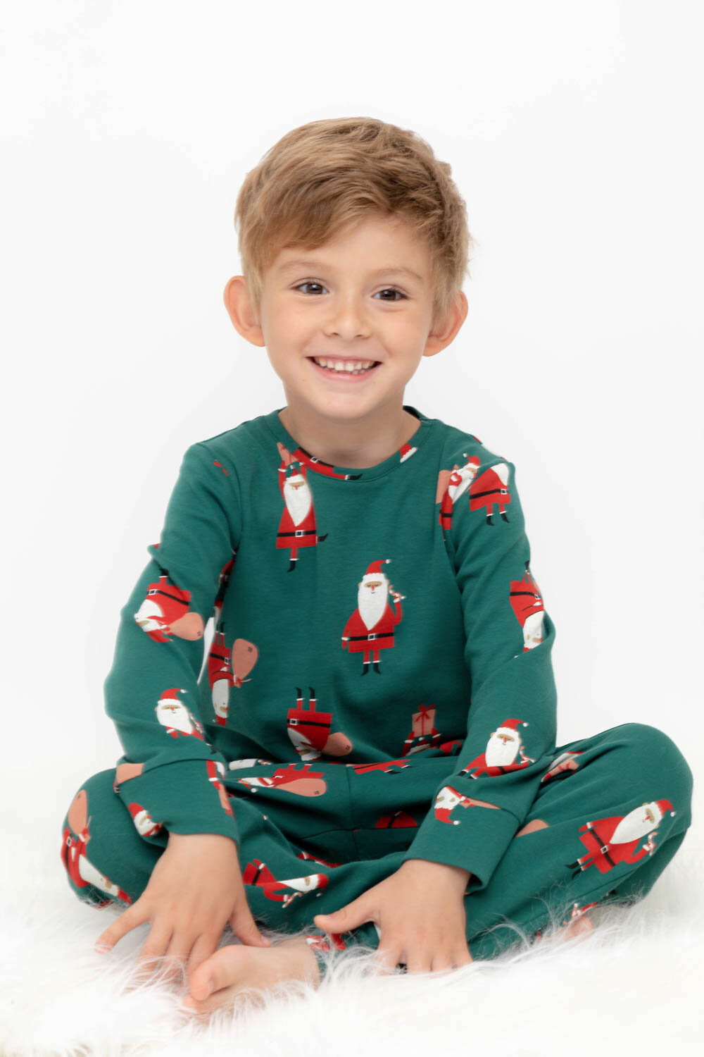 CROCKID Пижама 319205 К 1552 дед морозы с подарками на тем.зеленом