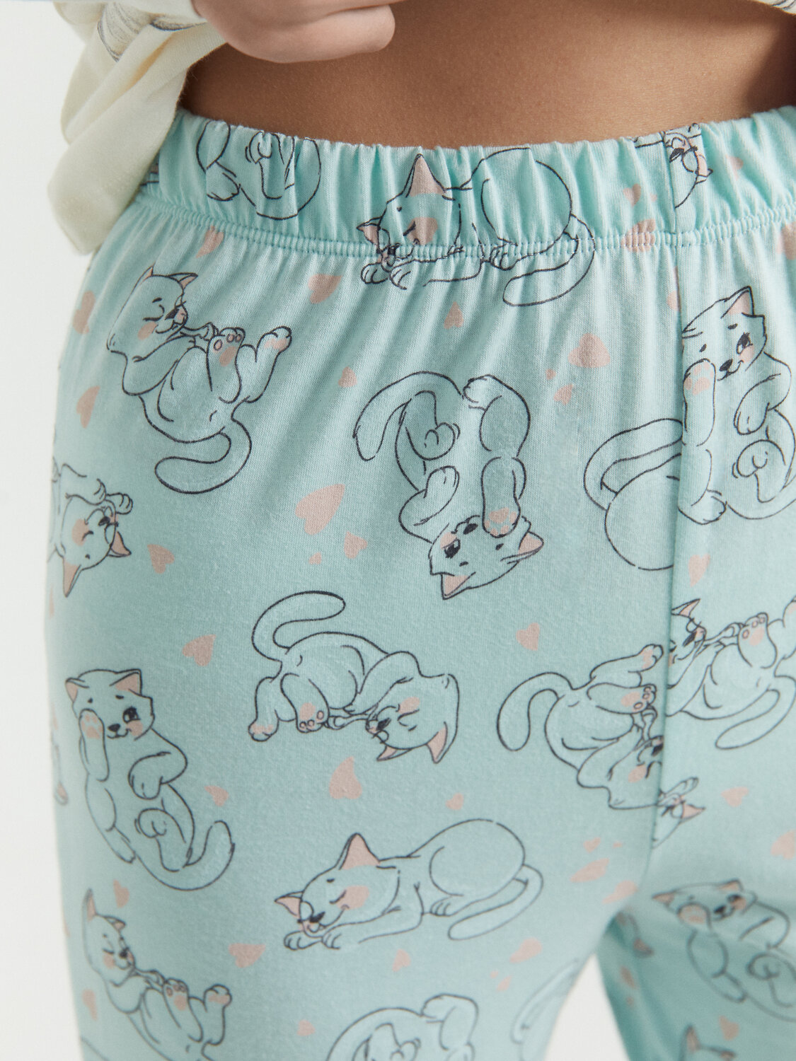 MARK FORMELLE Комплект 402867 592510 молочный +котики на цвете иней