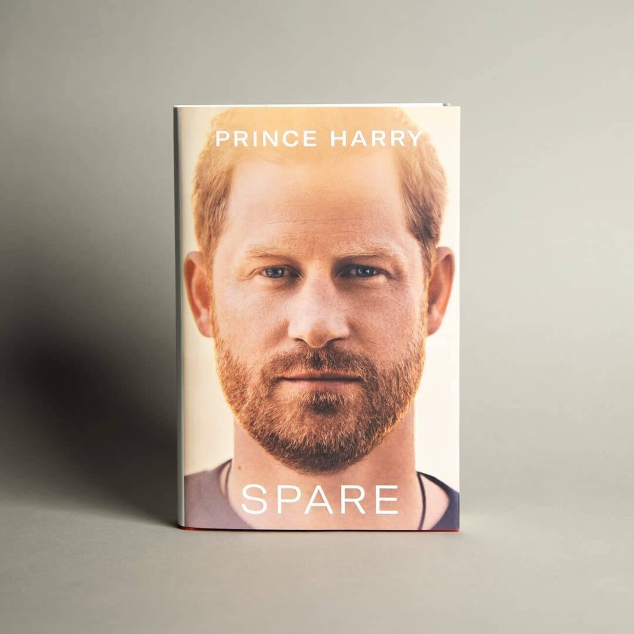Эксмо Prince Harry "Spare (by Prince Harry The Duke of Sussex) Запасной (Принц Гарри, герцог Сассекский)" 455444 978-0-85-750479-1