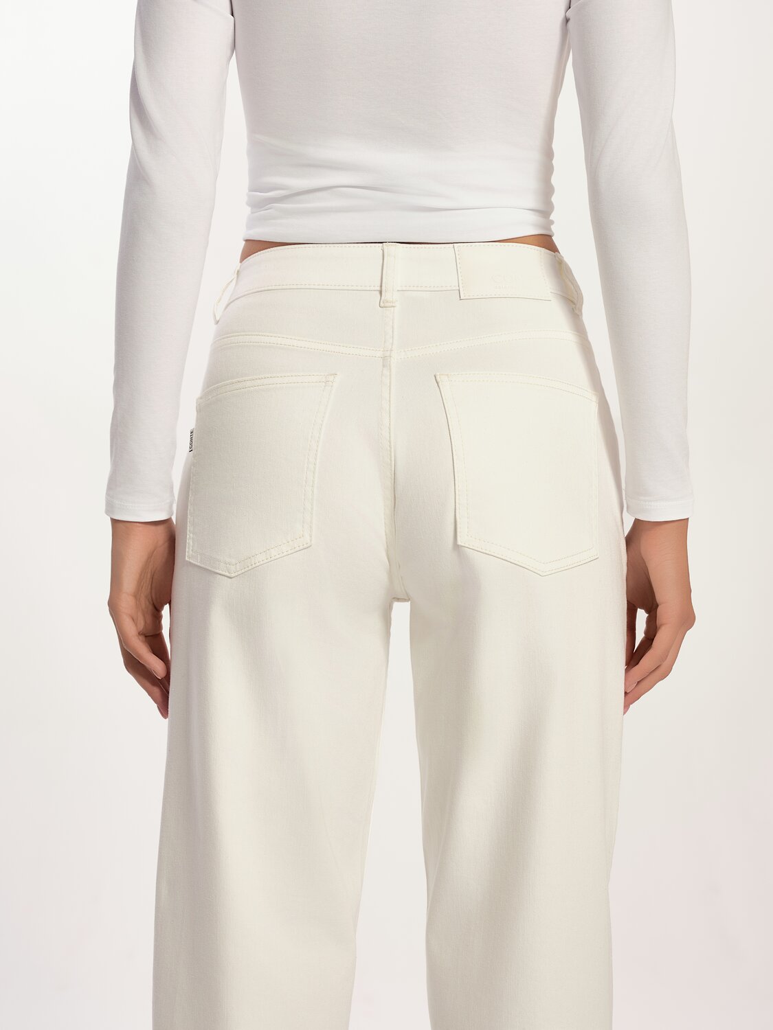 Conte elegant Джинсы 535301 CON-726 off white