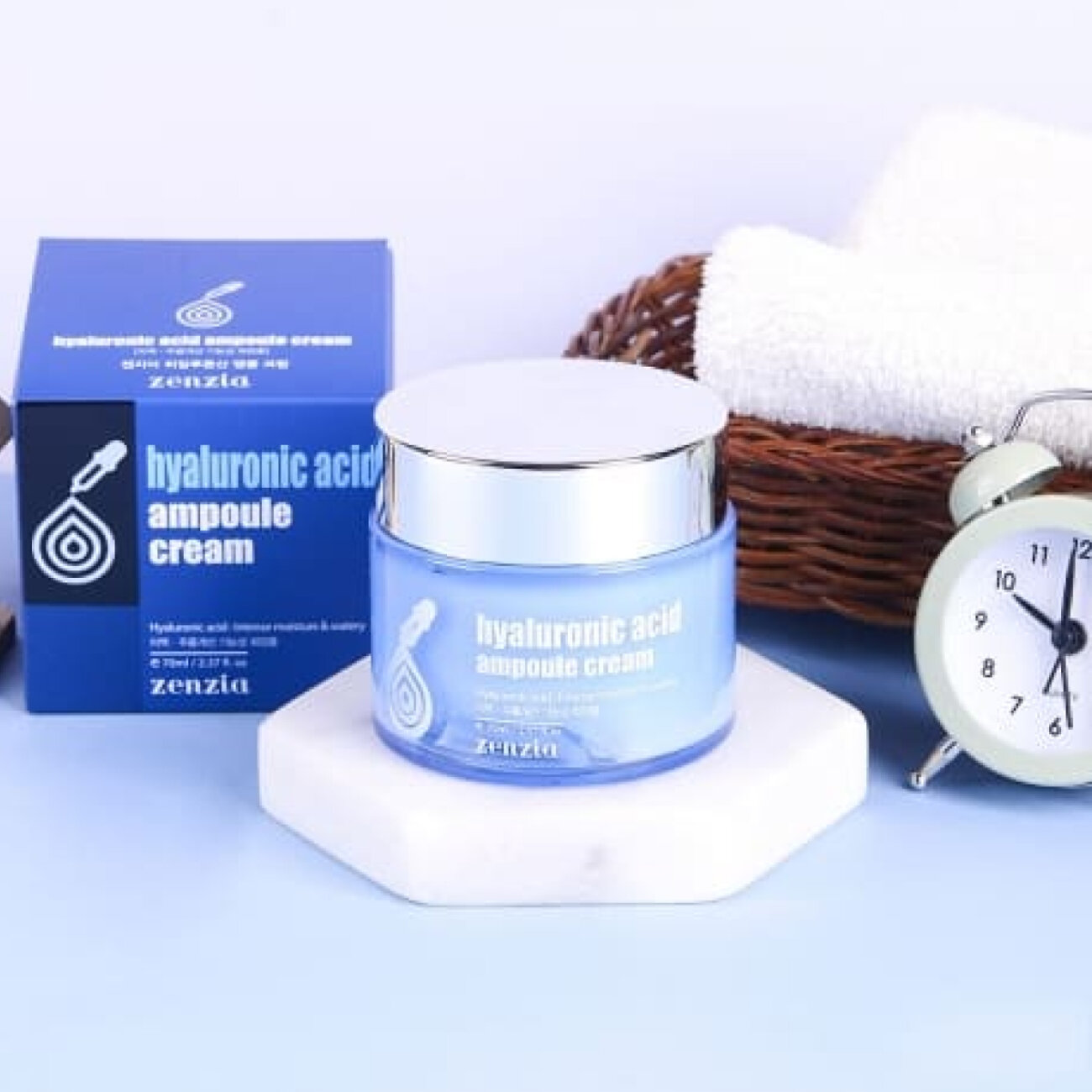 Jigott Крем для лица увлажняющий с гиалуроновой кислотой / Zenzia Hyaluronic Acid Ampoule Cream, 70 мл 548102 15624
