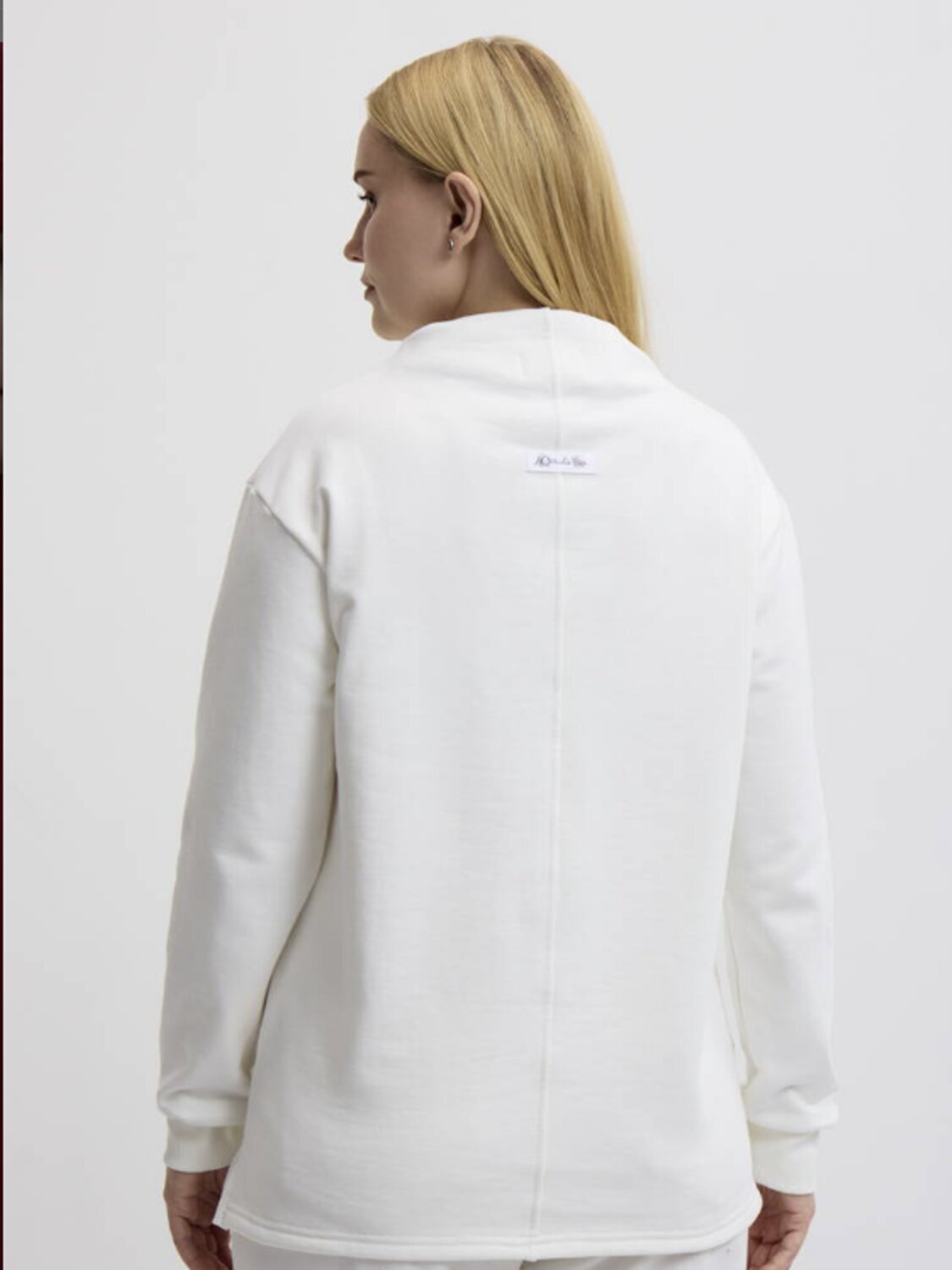 AandOstudio Свитшот 567882 Д30009Д белый