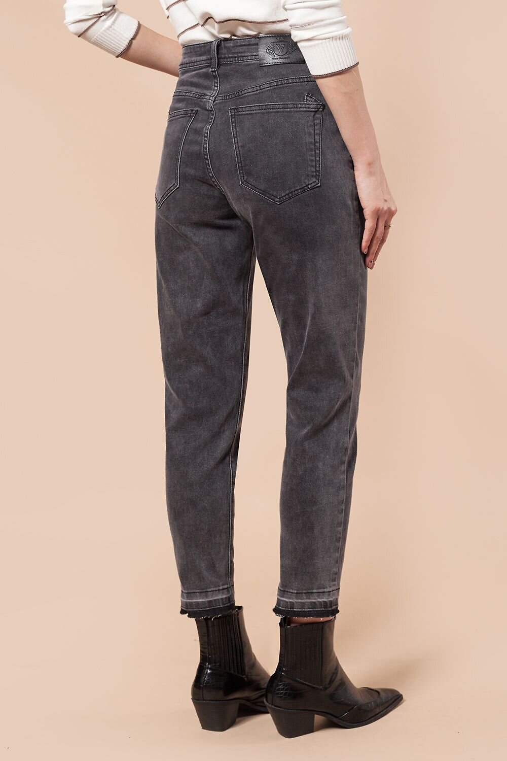 VILATTE Джинсы 568171 D54.190 серый