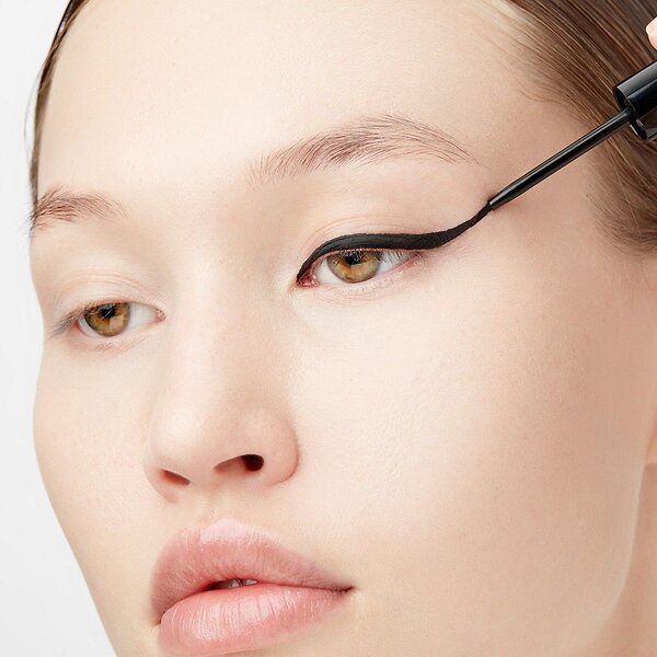 Provoc Ультратонкая жидкая подводка для глаз / Liquid Eyeliner Brush, черный 545939 17048