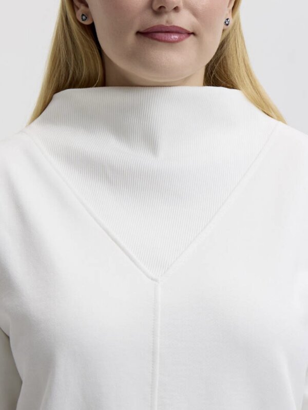 AandOstudio Свитшот 567882 Д30009Д белый