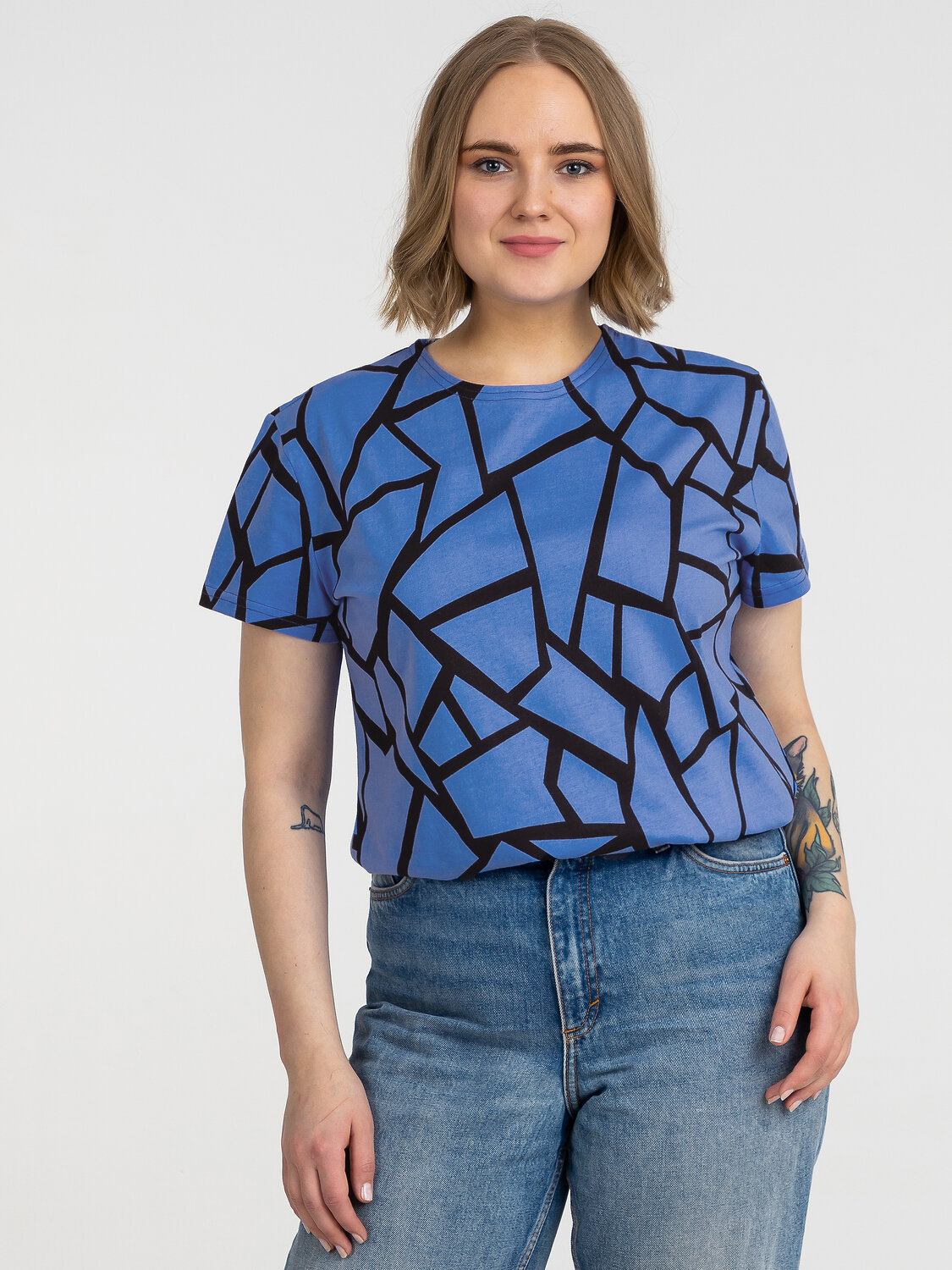 Апрель Футболка 239729 1ЖДФК3174001н голубая мозаика на черном