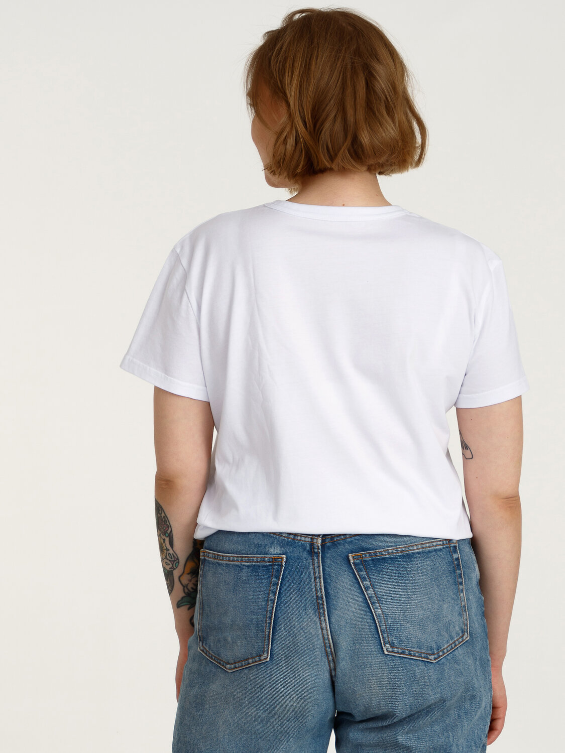 Апрель Футболка 277064 1ЖДФК3422001 белый/9 Мая