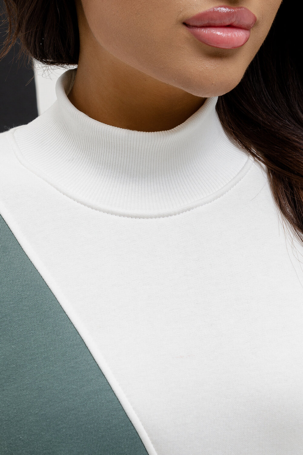 Натали Костюм 334123 Костюм женский Модерн оливковый+молочный