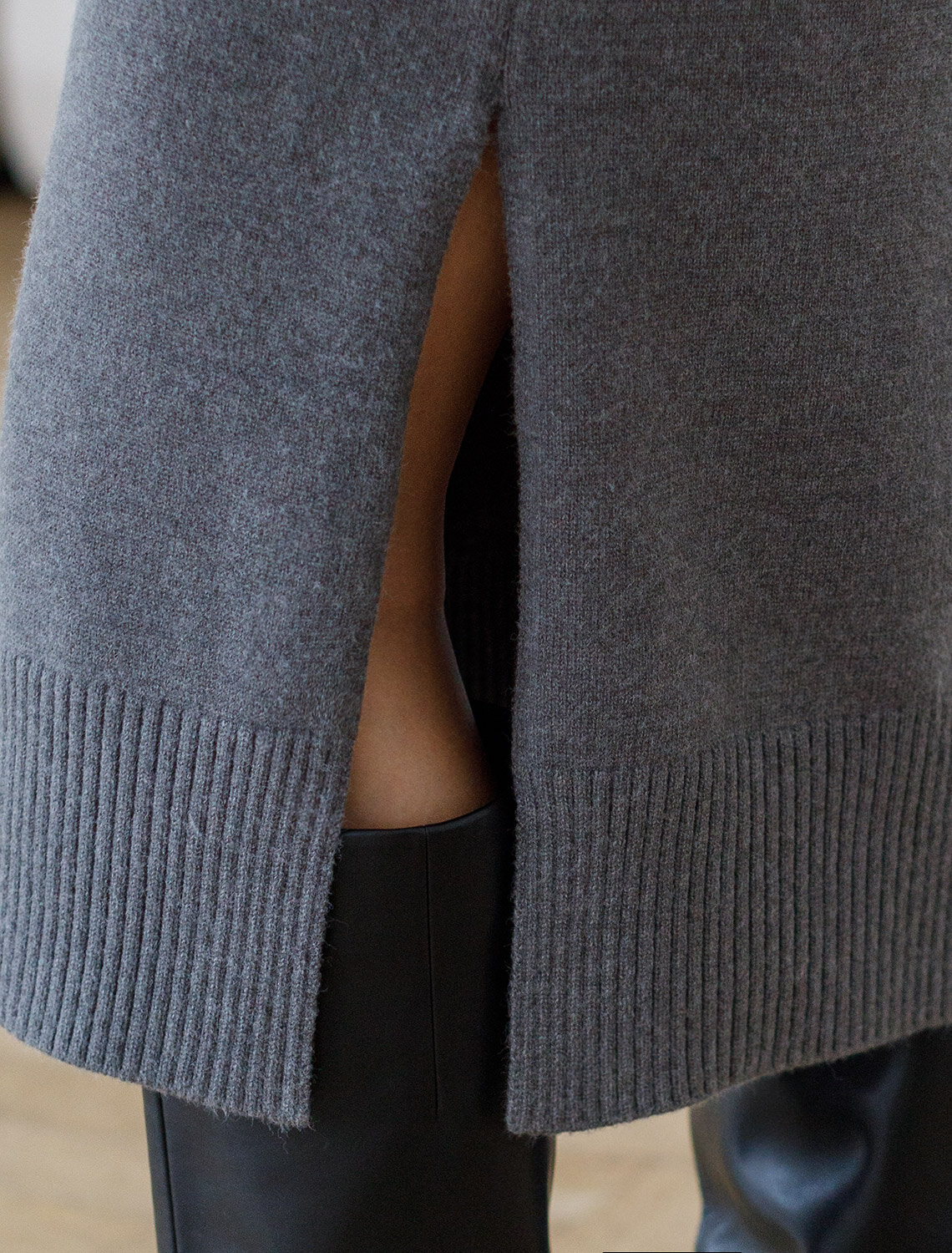 VILATTE Платье 561138 D32.107 темно-серый меланж