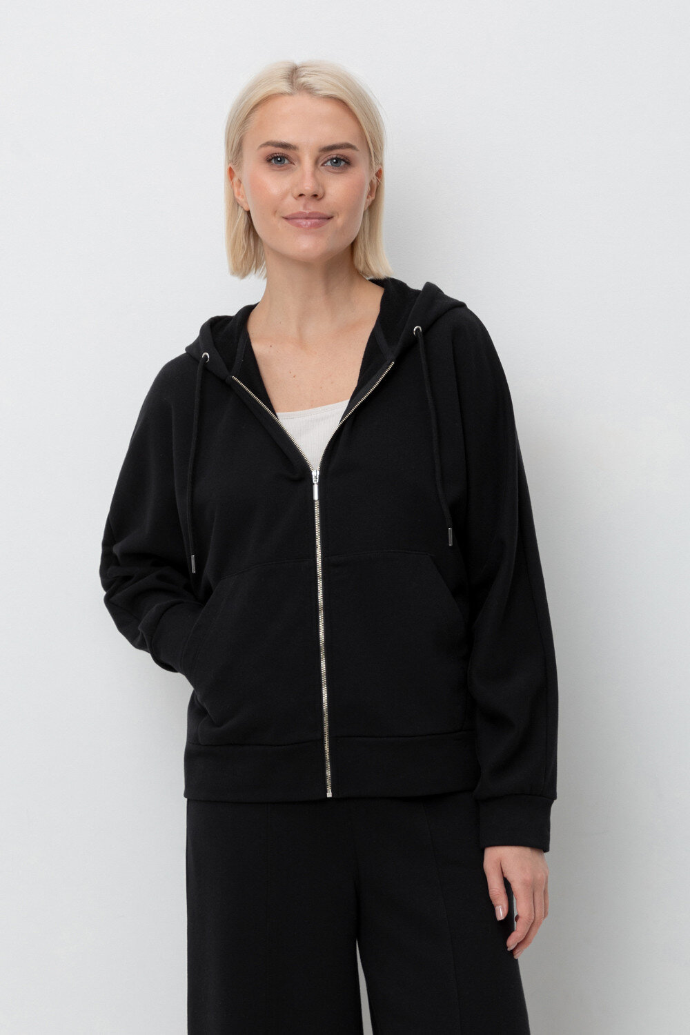 VERY NEAT Толстовка 568696 ЕВТ 3312 черный3