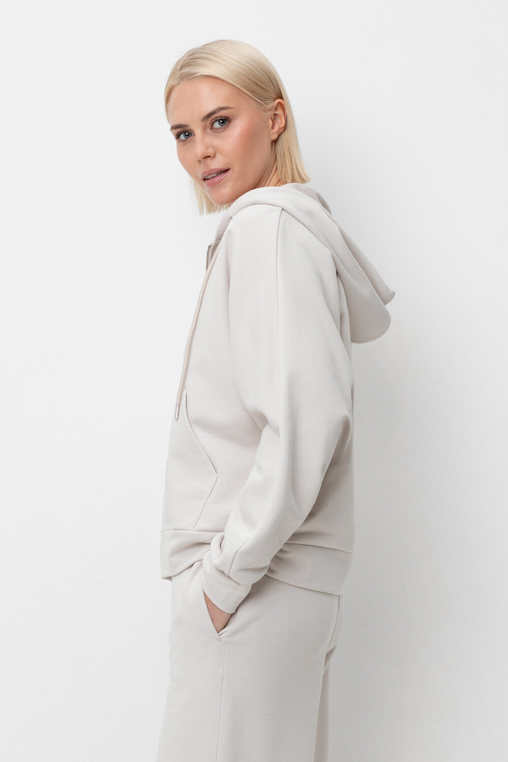 VERY NEAT Толстовка 568779 ЕВТ 3312 бежевый