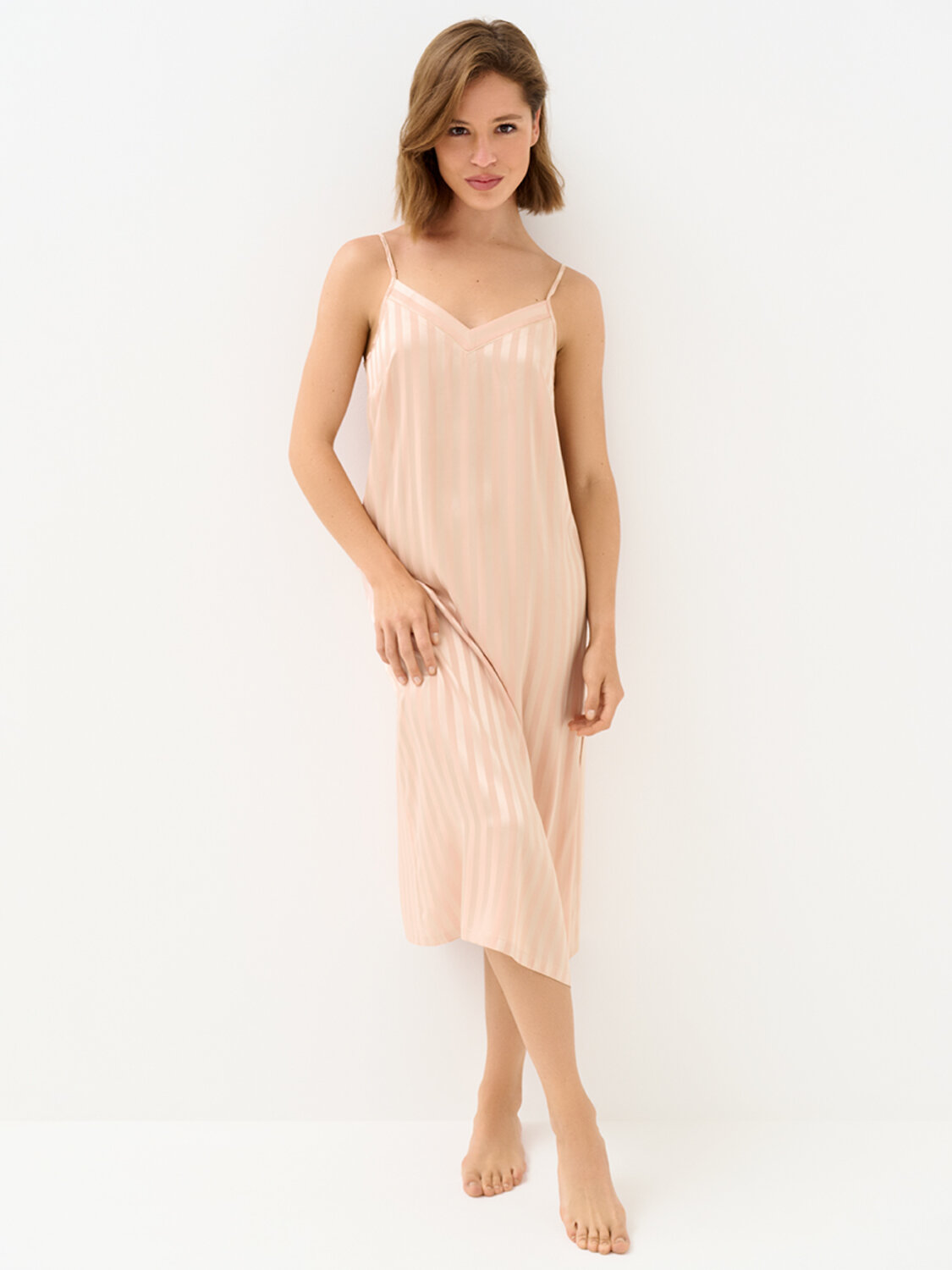 Omsa Сорочка 569168 OmD 0118D LINE Сорочка жен. (длинная на узк.бретелях жаккард), PL Rosa Cenere (Розовый)