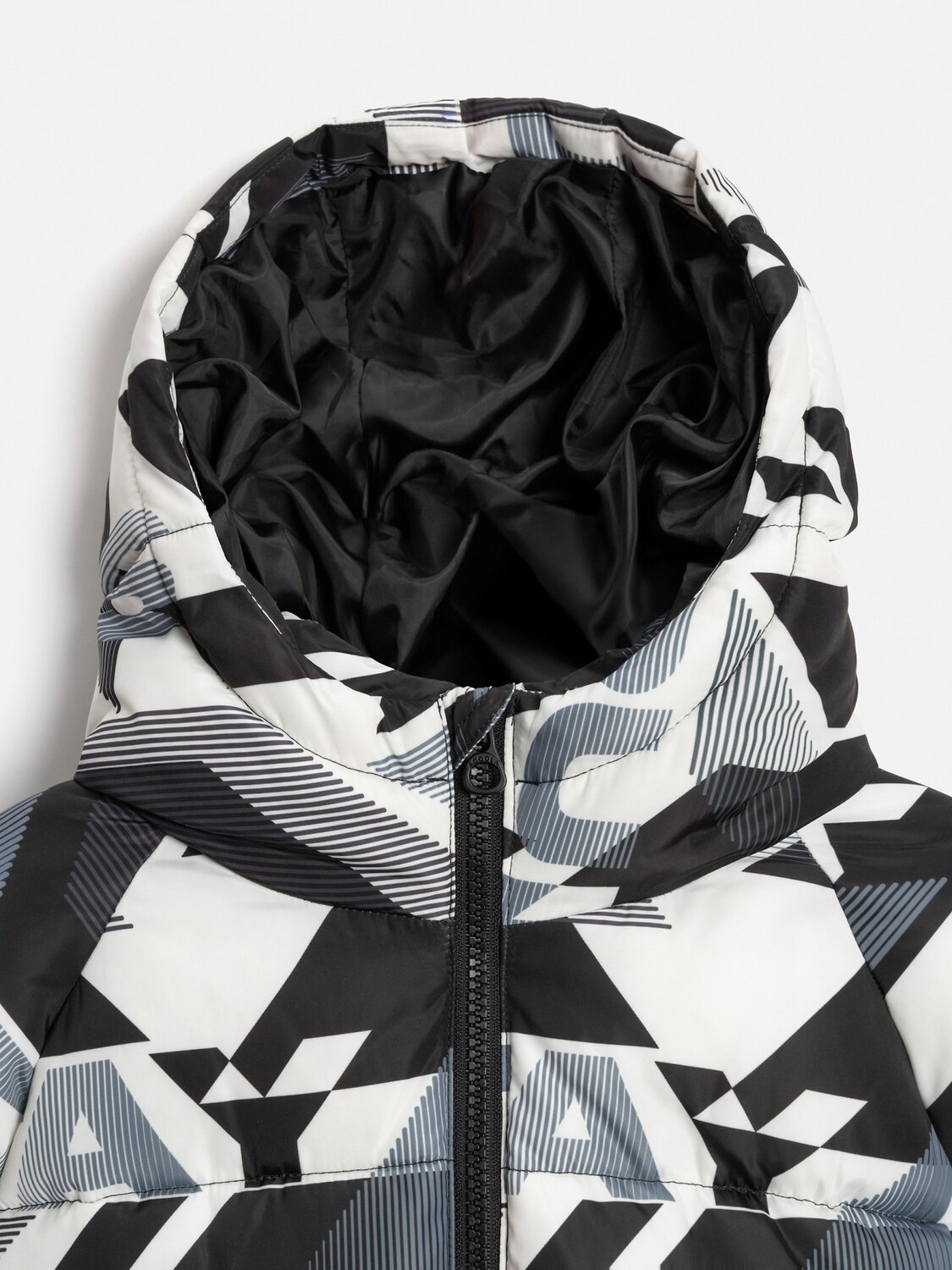 Acoola Куртка 569364 20110650035 черно-белый