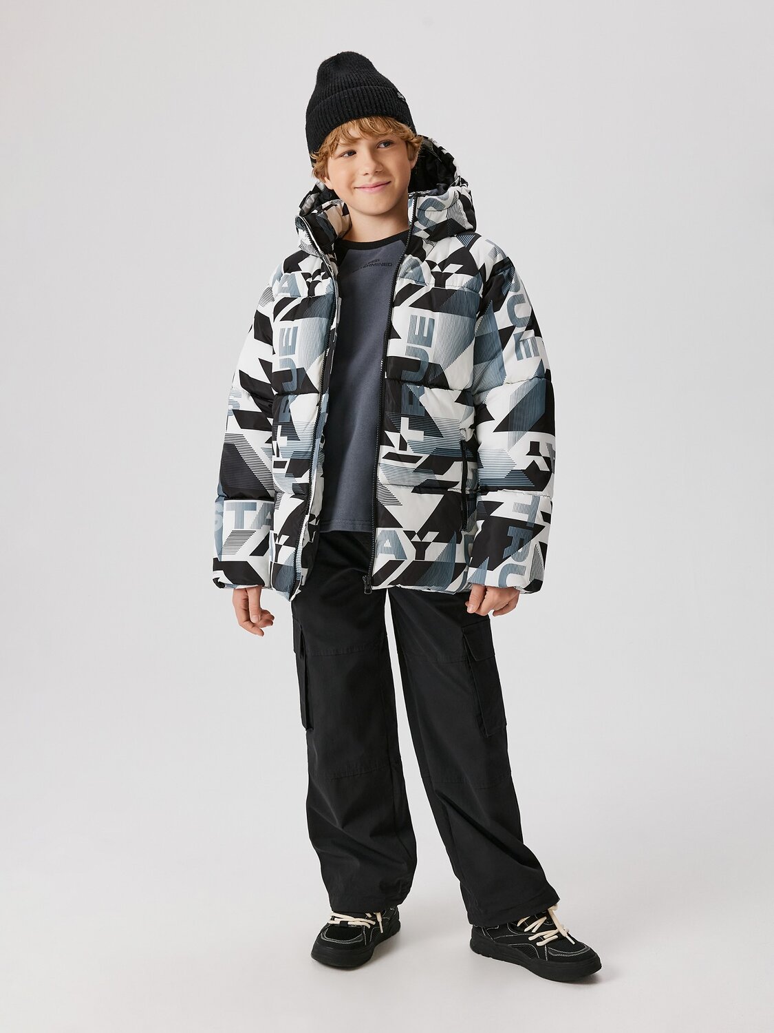 Acoola Куртка 569364 20110650035 черно-белый