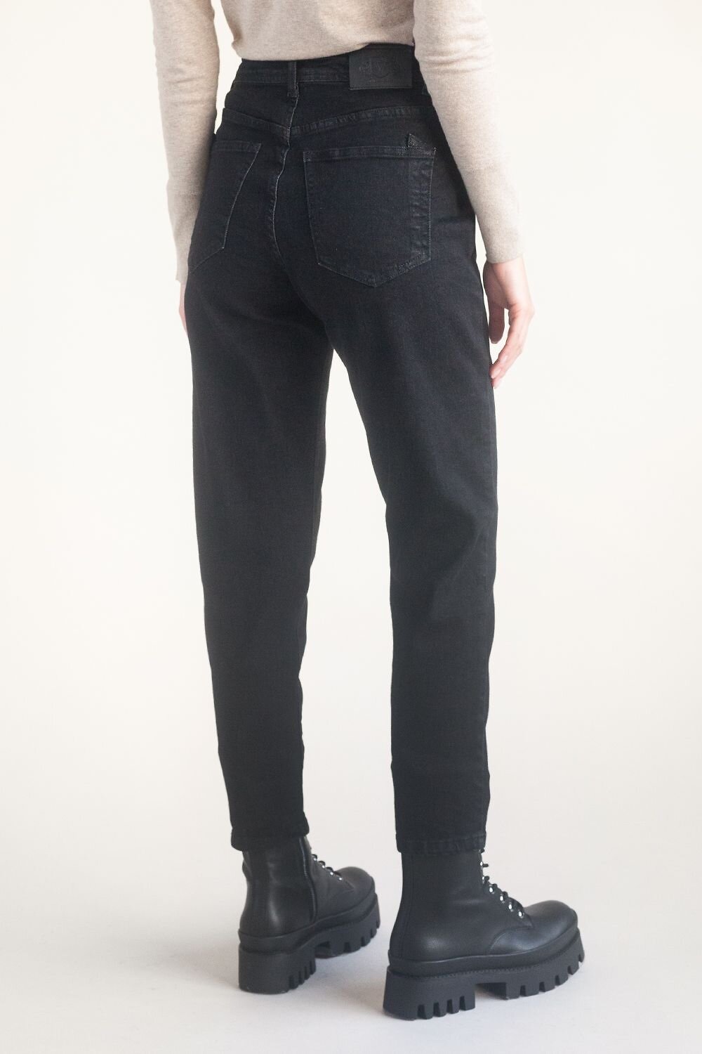 VILATTE Джинсы 569394 D54.190 черный