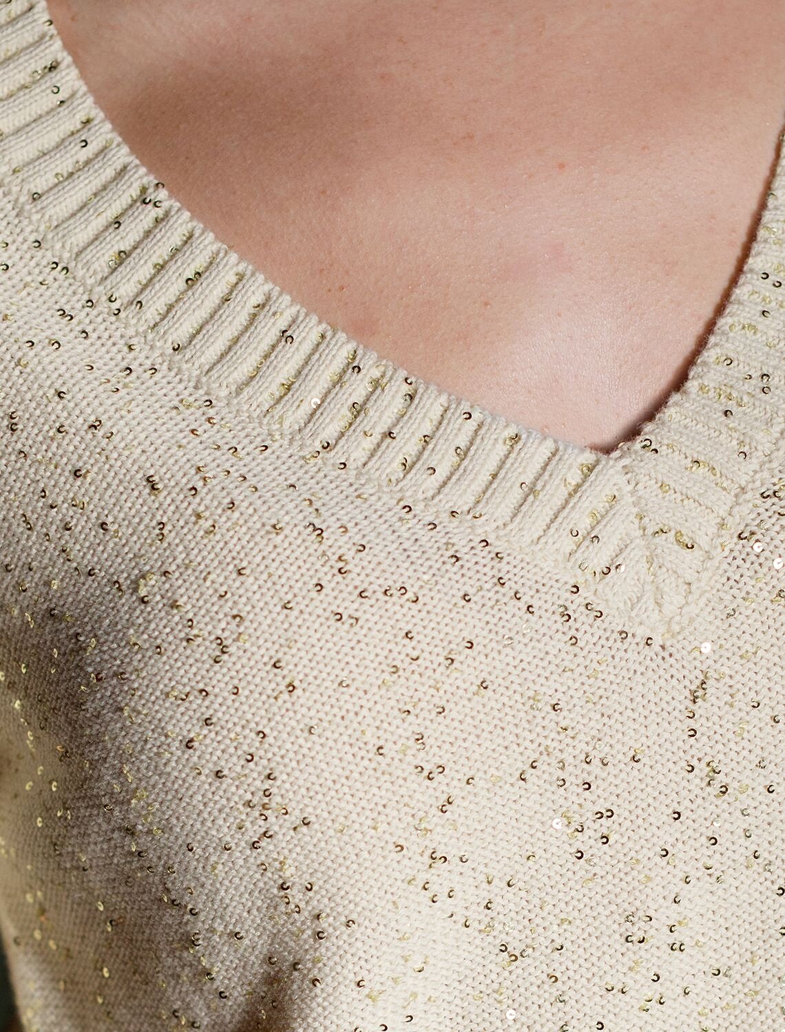 VILATTE Джемпер 569473 D39.371 бежевый