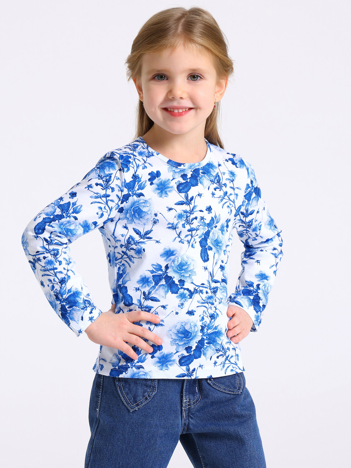 Апрель Лонгслив 569737 1ДДЛД3568001н розы гжель на белом