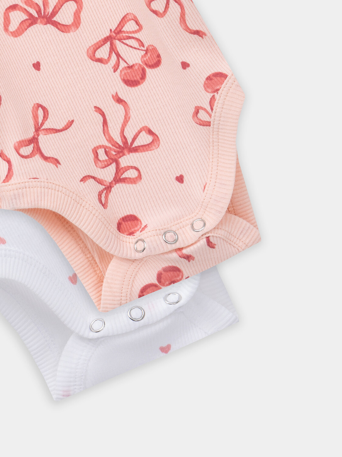 MARK FORMELLE Боди детское 570335 13017-2 сердечки на белоснежном +бантики на персике
