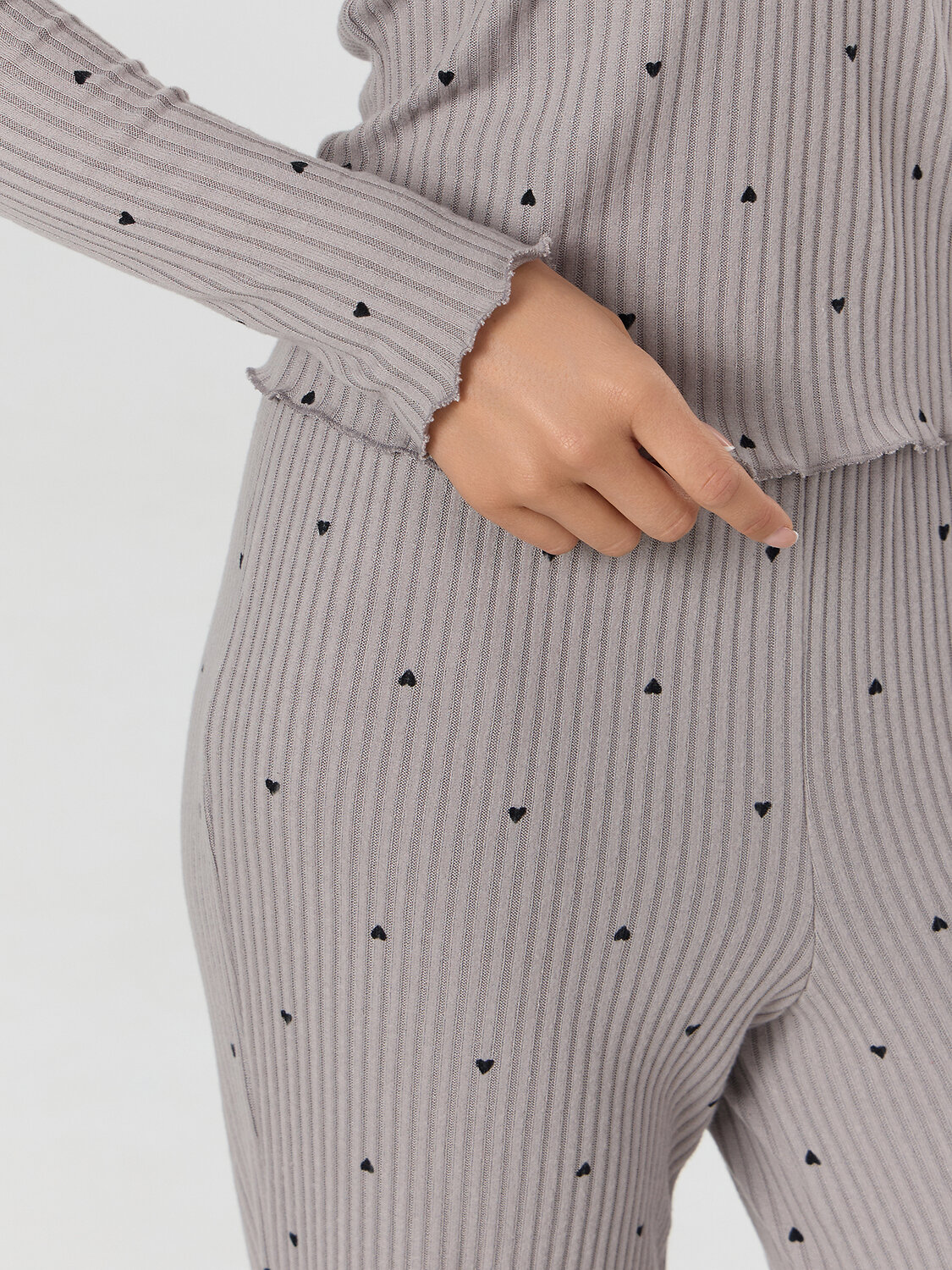 MARK FORMELLE Комплект 570822 592503 сердечки на сером