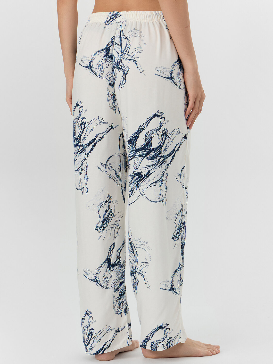 MARK FORMELLE Комплект 570890 592541 молочный +лошади на молочном