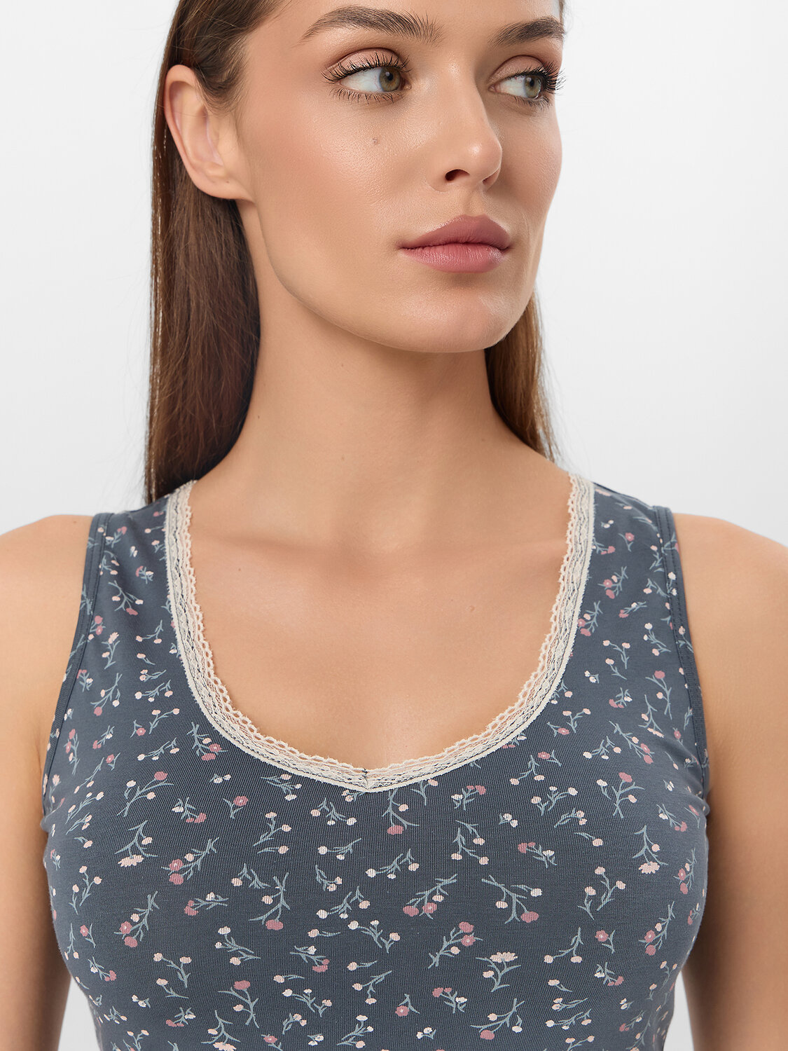 MARK FORMELLE Майка 571059 422511 цветы на темно -сером