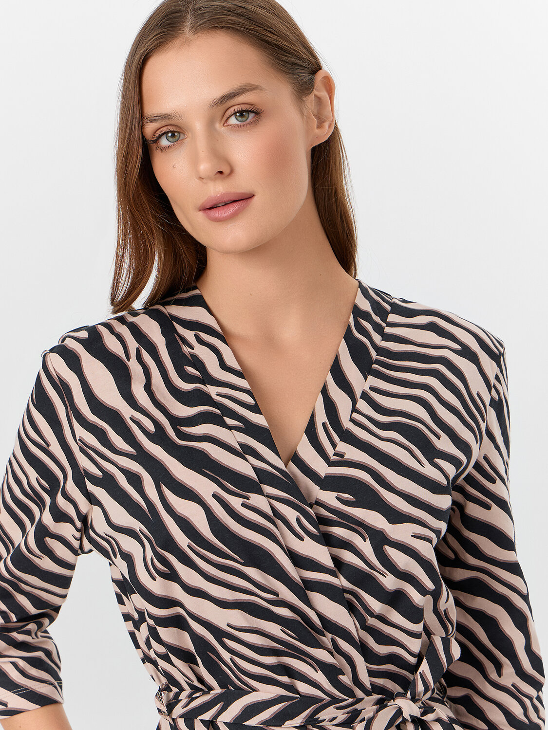 MARK FORMELLE Пеньюар 571060 552275/1 зебра на холодном бежевом