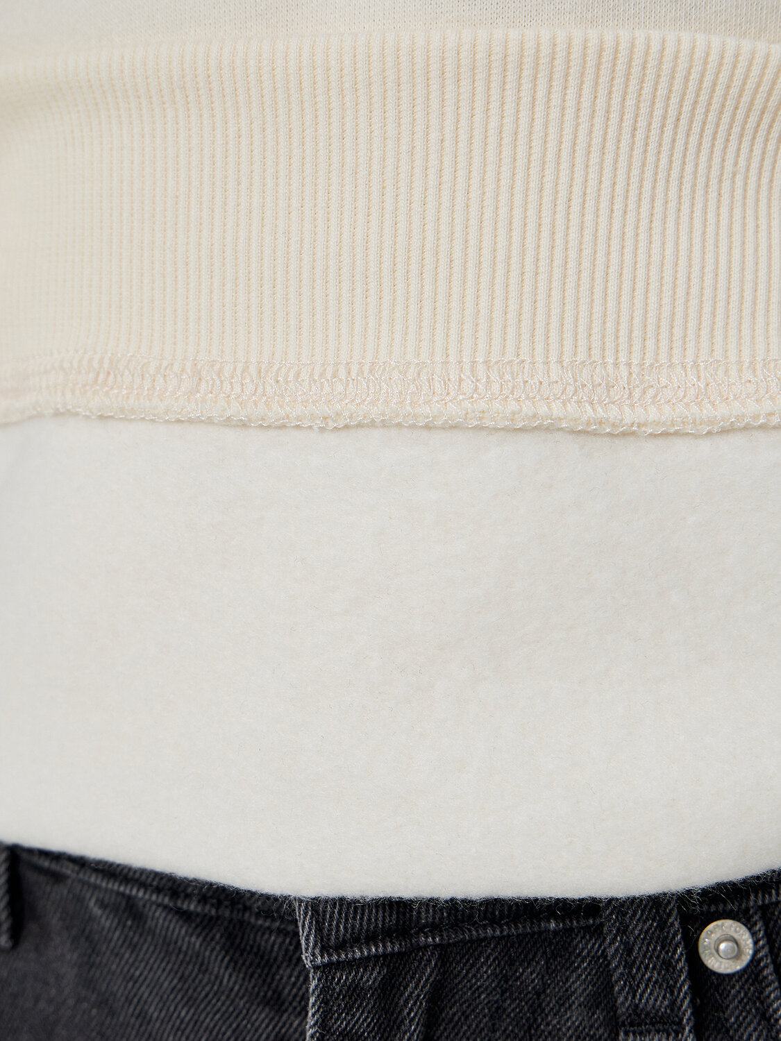 MARK FORMELLE Свитшот 571680 127897/1 молочный +печать