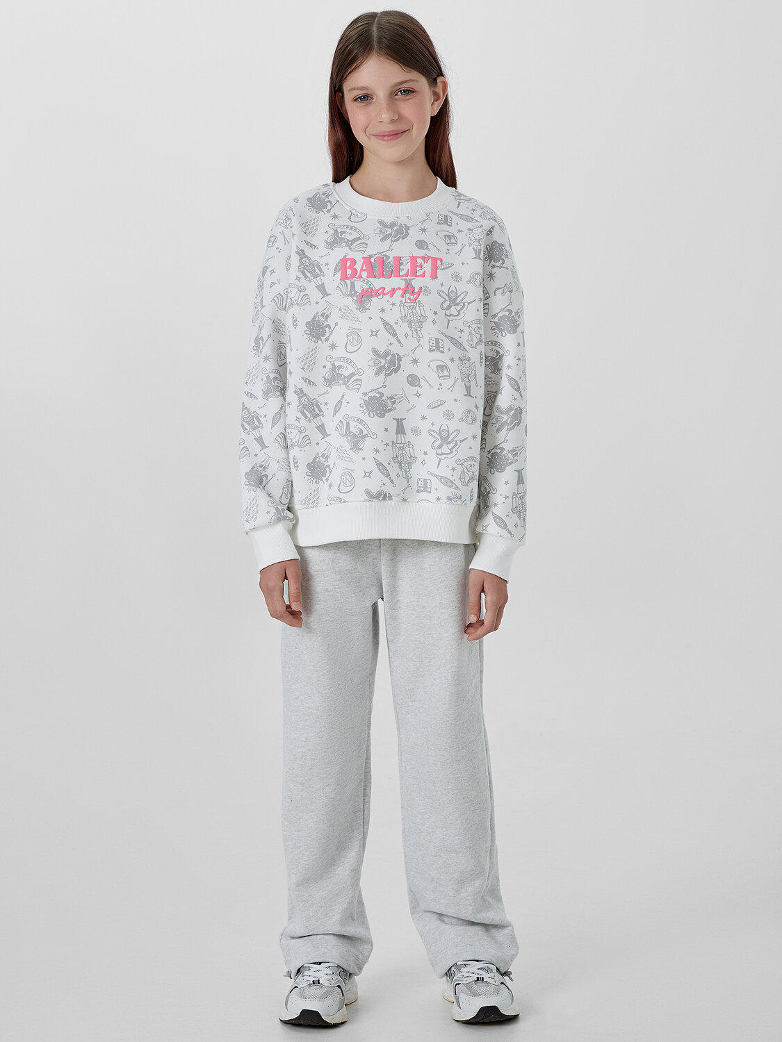 MARK FORMELLE Свитшот 571682 127897/1 игрушки на белом