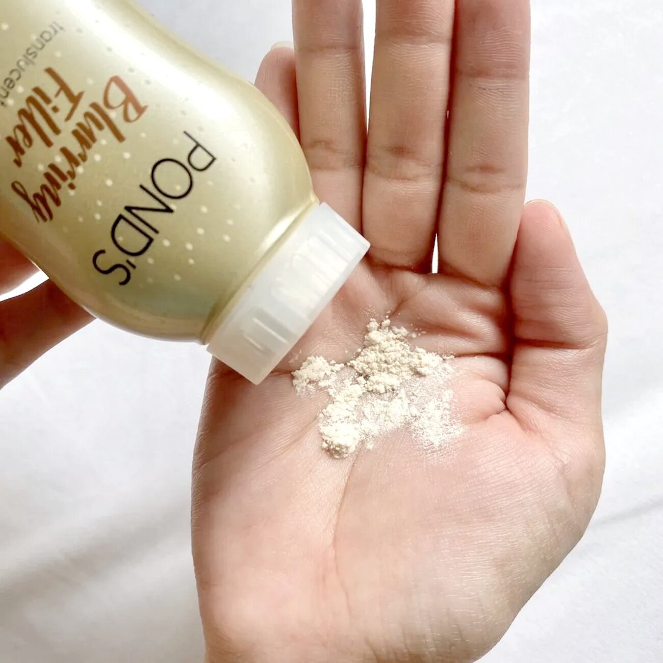 POND'S Рассыпчатая прозрачная пудра для лица с эффектом размытия / Blurring Filler Translucent, 50 г 572629 22306 