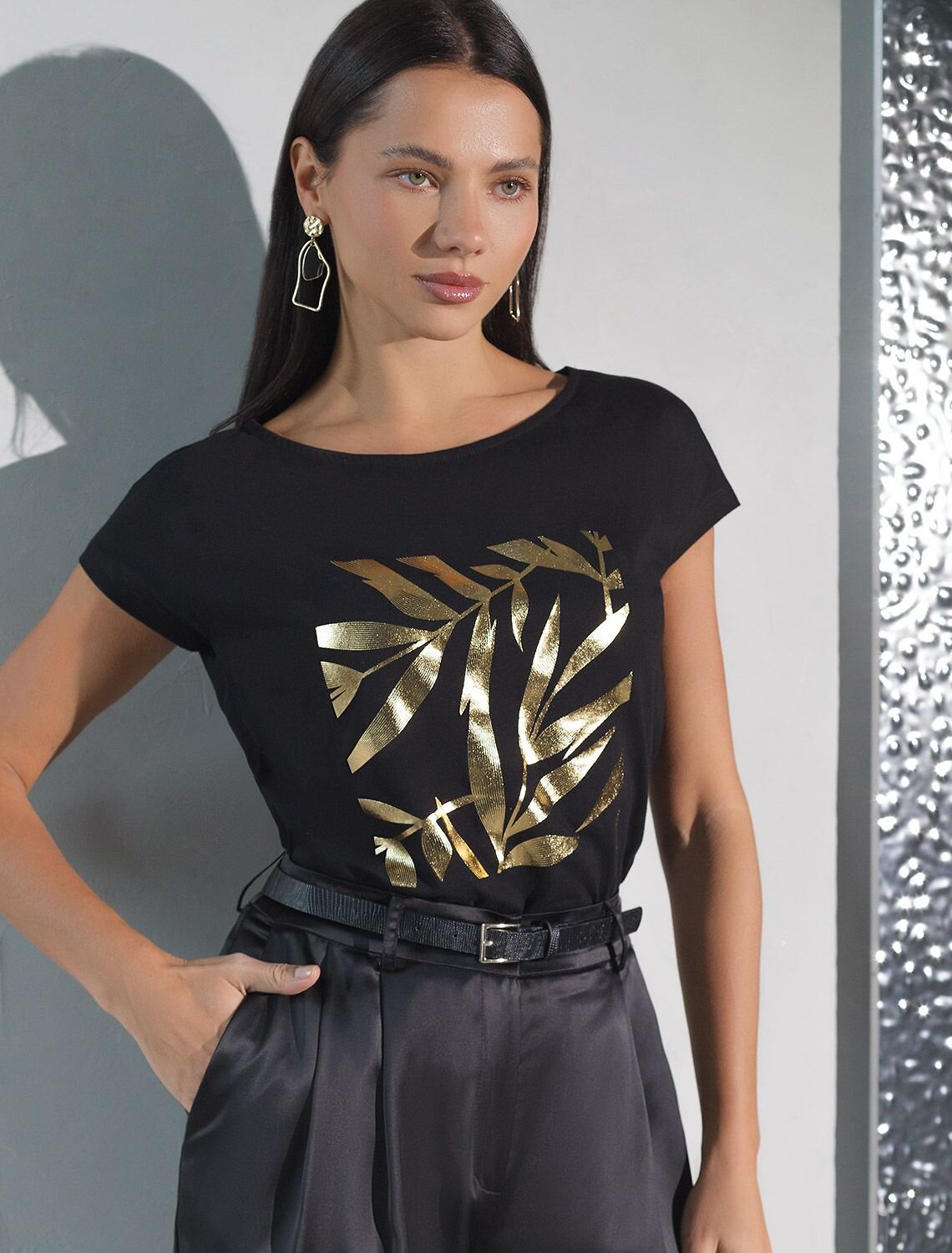 VILATTE Футболка 572839 D49.134 черный_листики