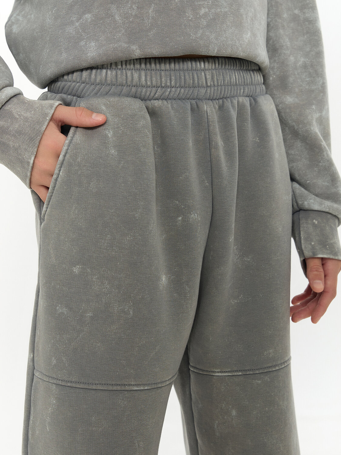 MARK FORMELLE Брюки 573282 183411 ACID WASH серый