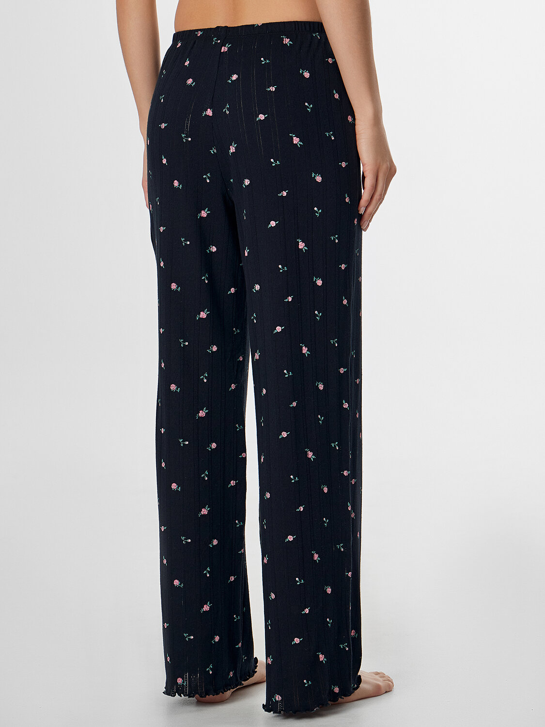 MARK FORMELLE Комплект 573316 592613 розочки на черном