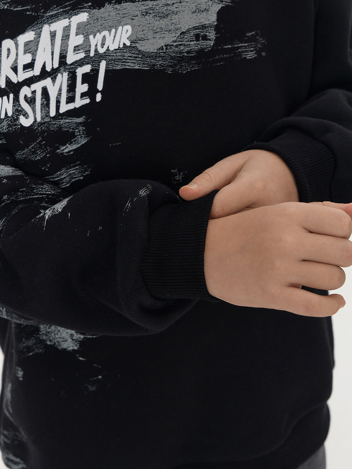 MARK FORMELLE Свитшот 573358 123447 черный +печать