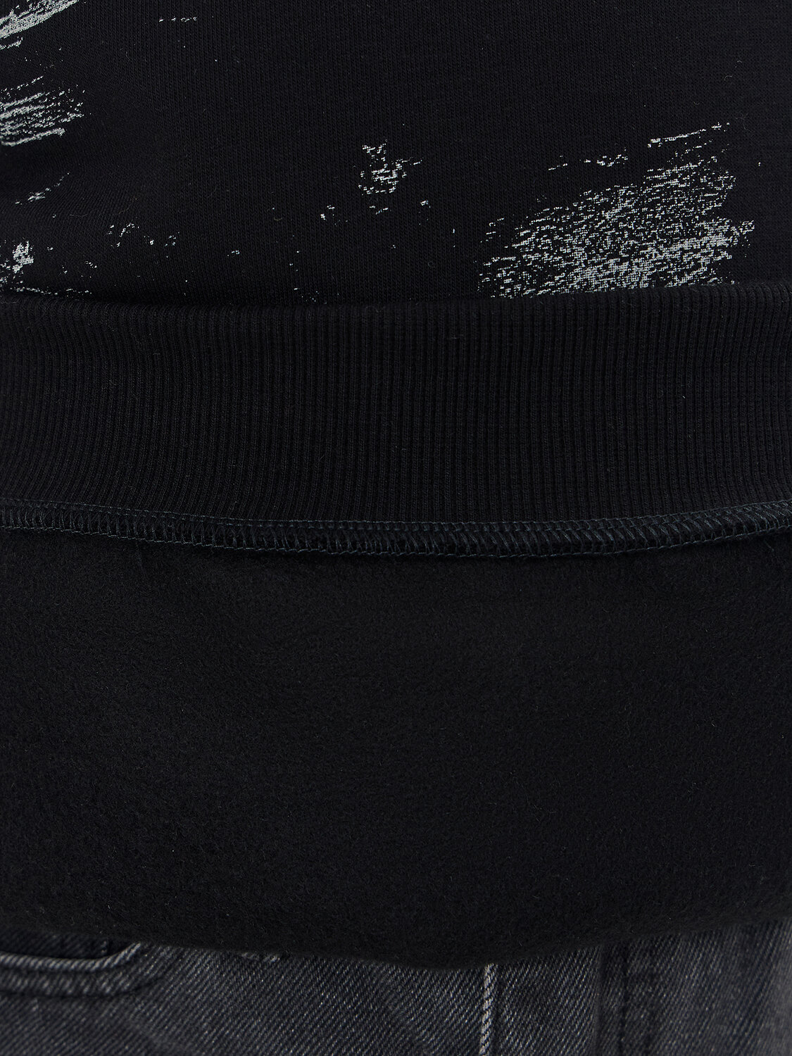 MARK FORMELLE Свитшот 573358 123447 черный +печать