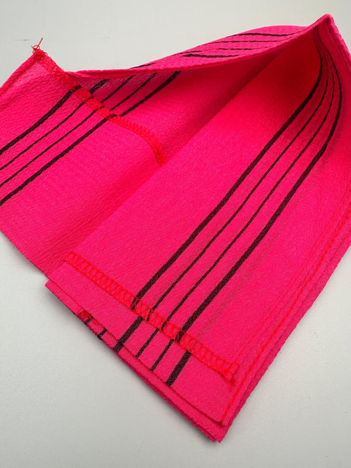 Bath Towel Мочалка-полотенце для душа с пилинг-эффектом / Basic Long Exfoliating Towel, малиновый 573414 28170 