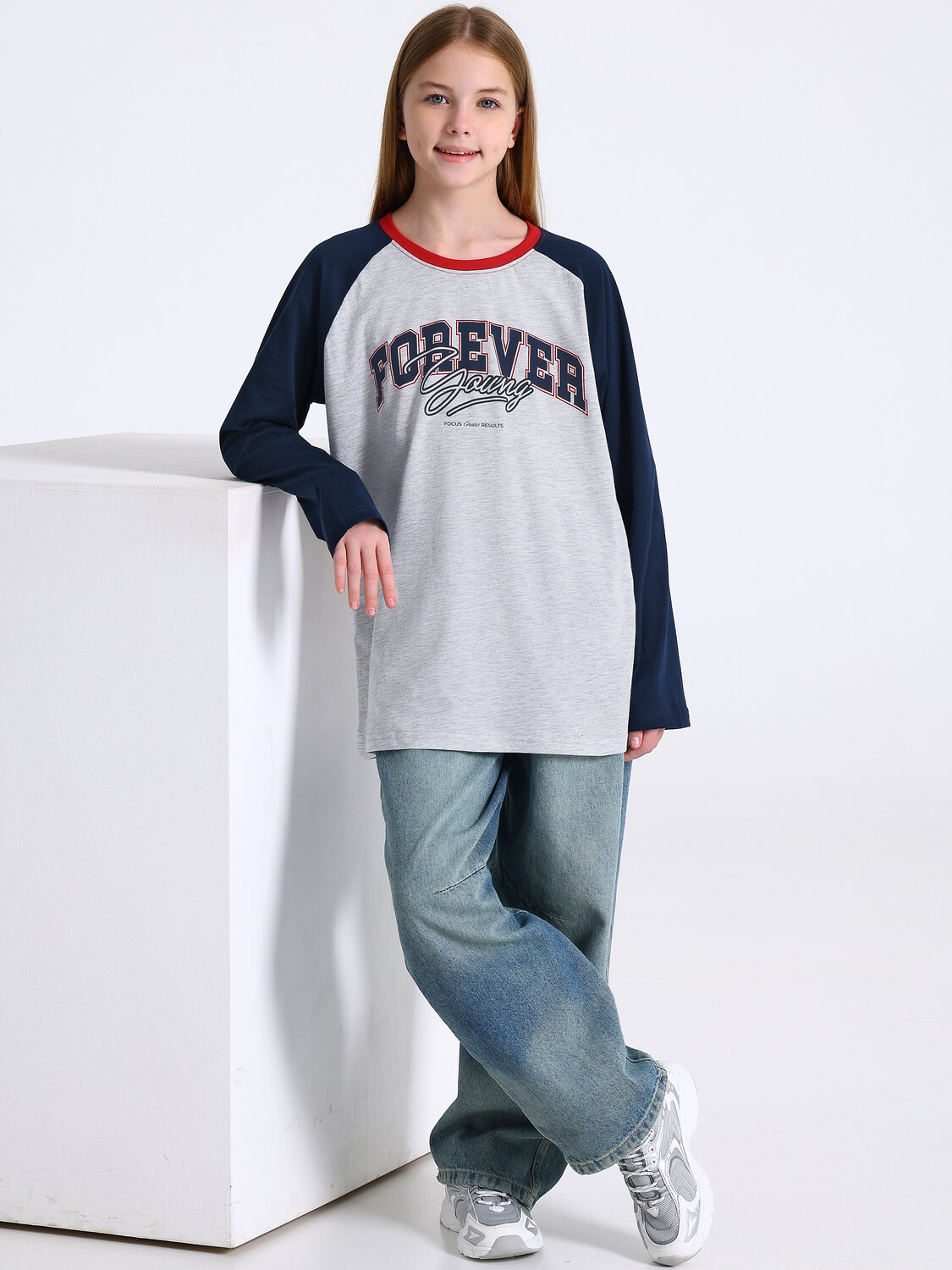 Апрель Лонгслив 573562 1ДДЛД4979002 светло-серый+темно-синий+красный