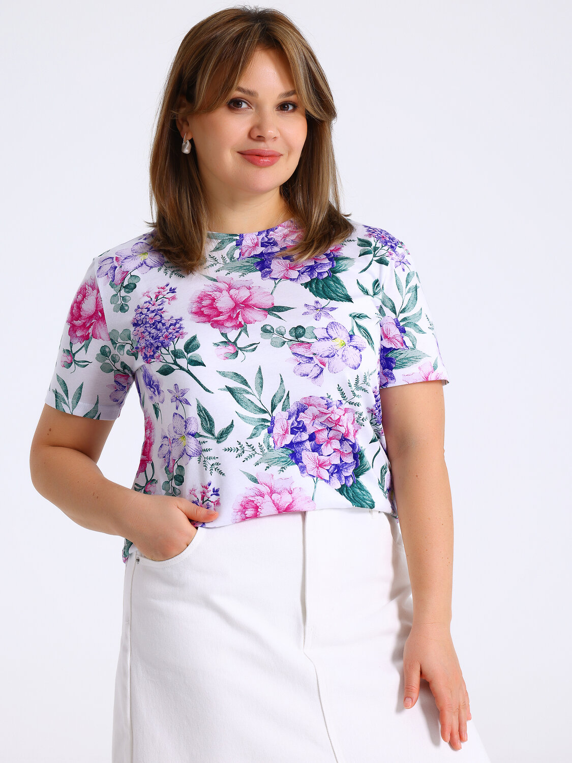 Апрель Футболка 573581 1ЖДФК3305001н гортензия и сирень на белом