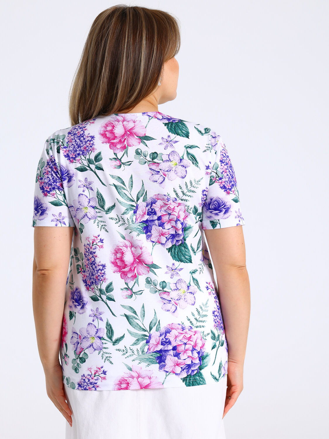 Апрель Футболка 573581 1ЖДФК3305001н гортензия и сирень на белом