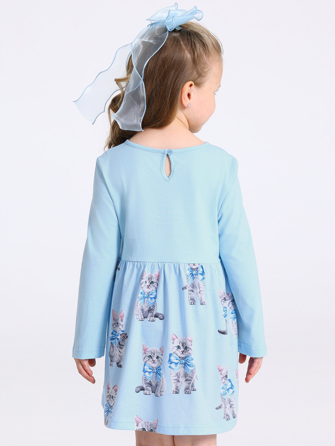 Апрель Платье 573624 1ДПД4425001н голубой+котята с бантами на голубом / Котята с бантами