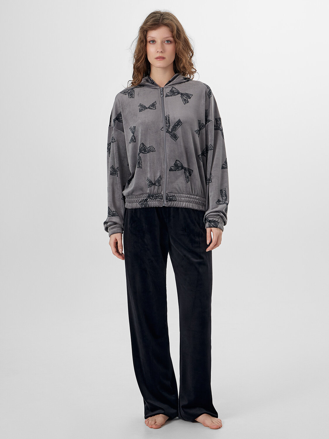 MARK FORMELLE Толстовка 573767 502984 бантики на сером