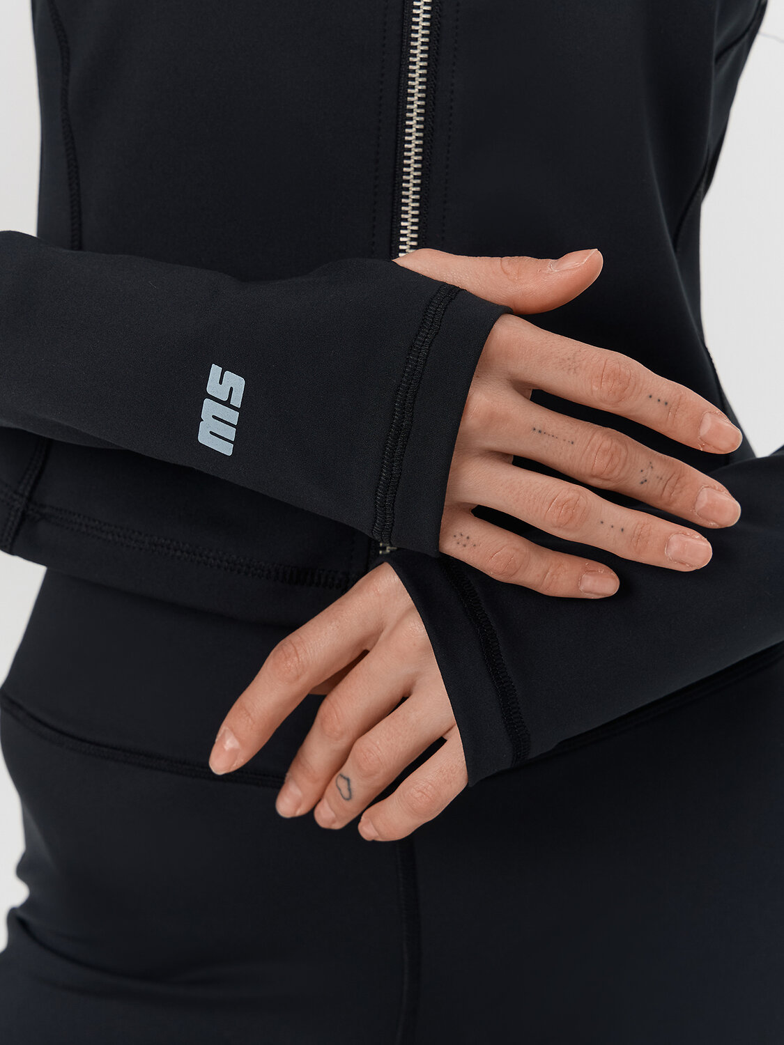 MARK FORMELLE Толстовка 573942 362007 черный +печать