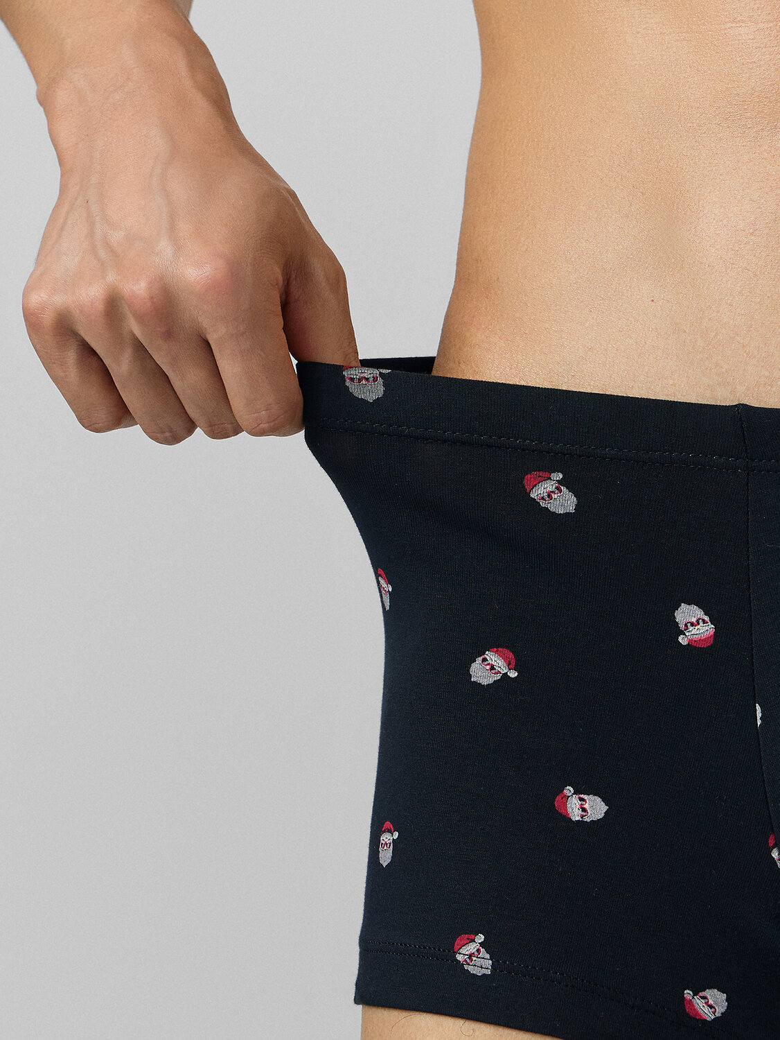MARK FORMELLE Трусы 574225 411122-3 мелкая набивка на черном +красный +снеговики на сером