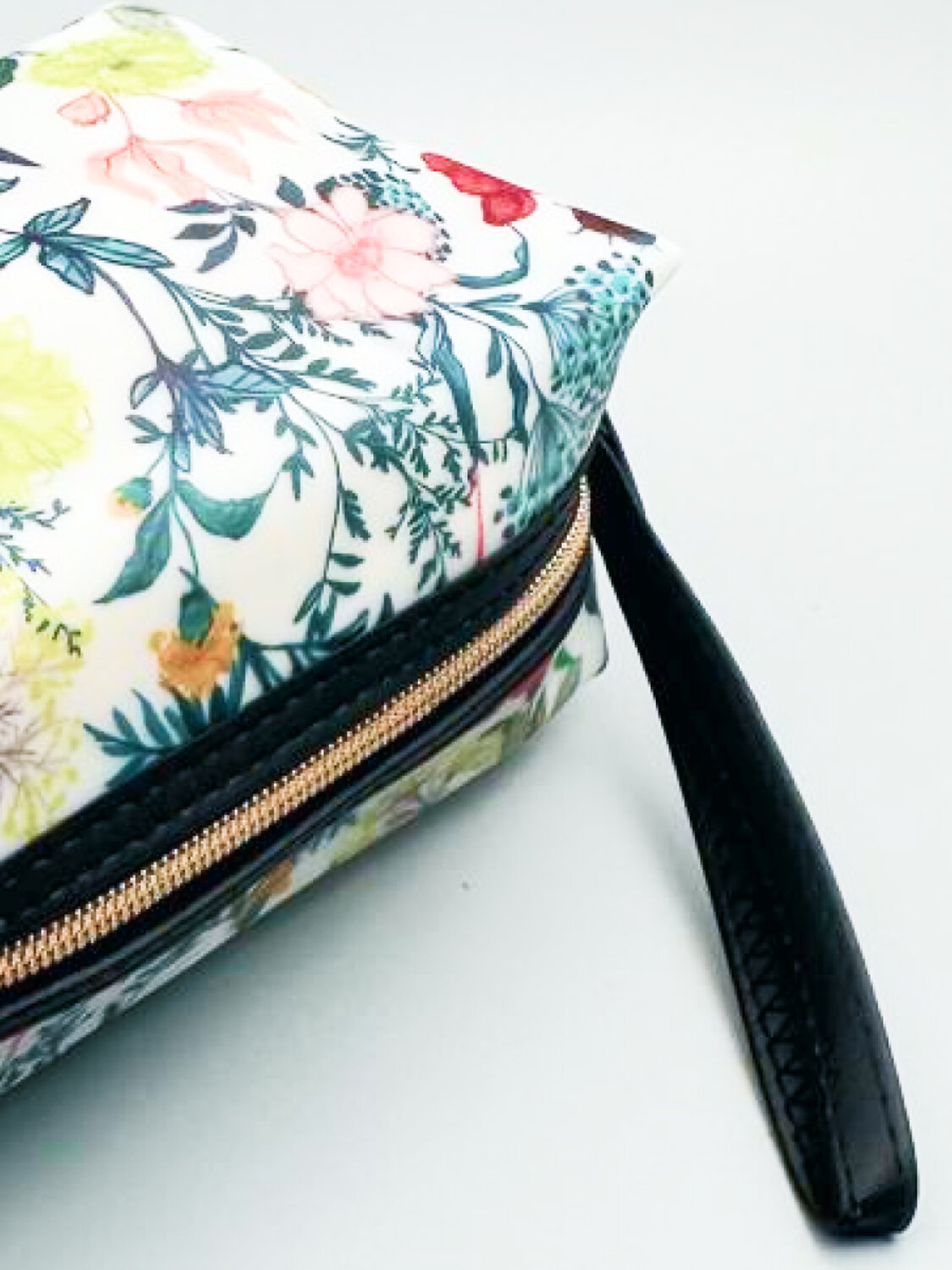 Sunflower Косметичка-пенал женская непромокаемая 1605, разноцветные цветы и травы 574439 21021 