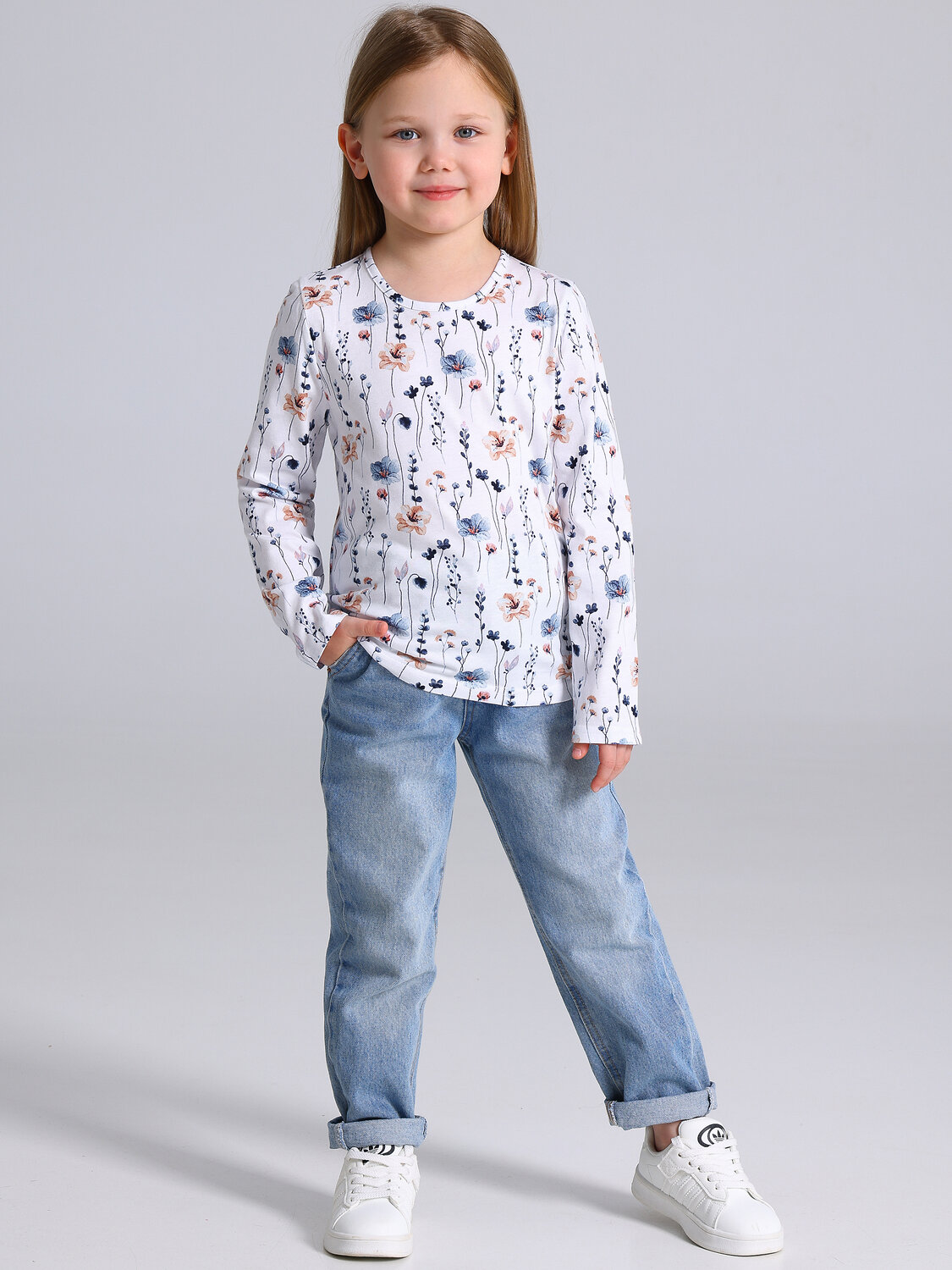 Апрель Лонгслив 574742 1ДДЛД3568001н нежные цветы на белом