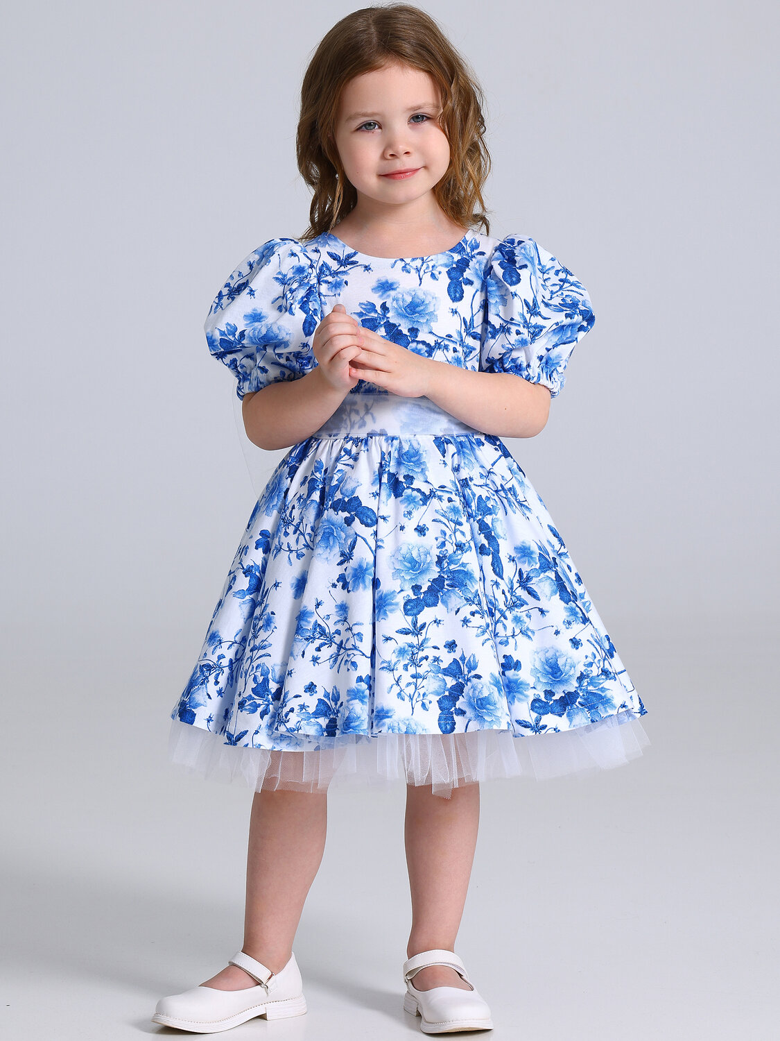 Апрель Платье 574768 1ДПК4929001нс розы гжель на белом+белый