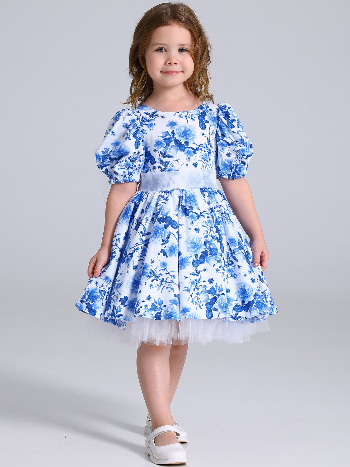 Апрель Платье 574768 1ДПК4929001нс розы гжель на белом+белый